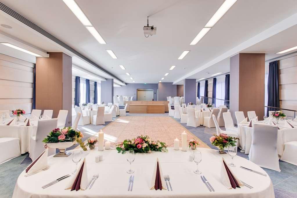 Doubletree By Hilton Hotel Cluj - City Plaza المرافق الصورة